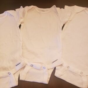 Gerber Classic White 3 Baby Bodysuits. Size 0-3M
